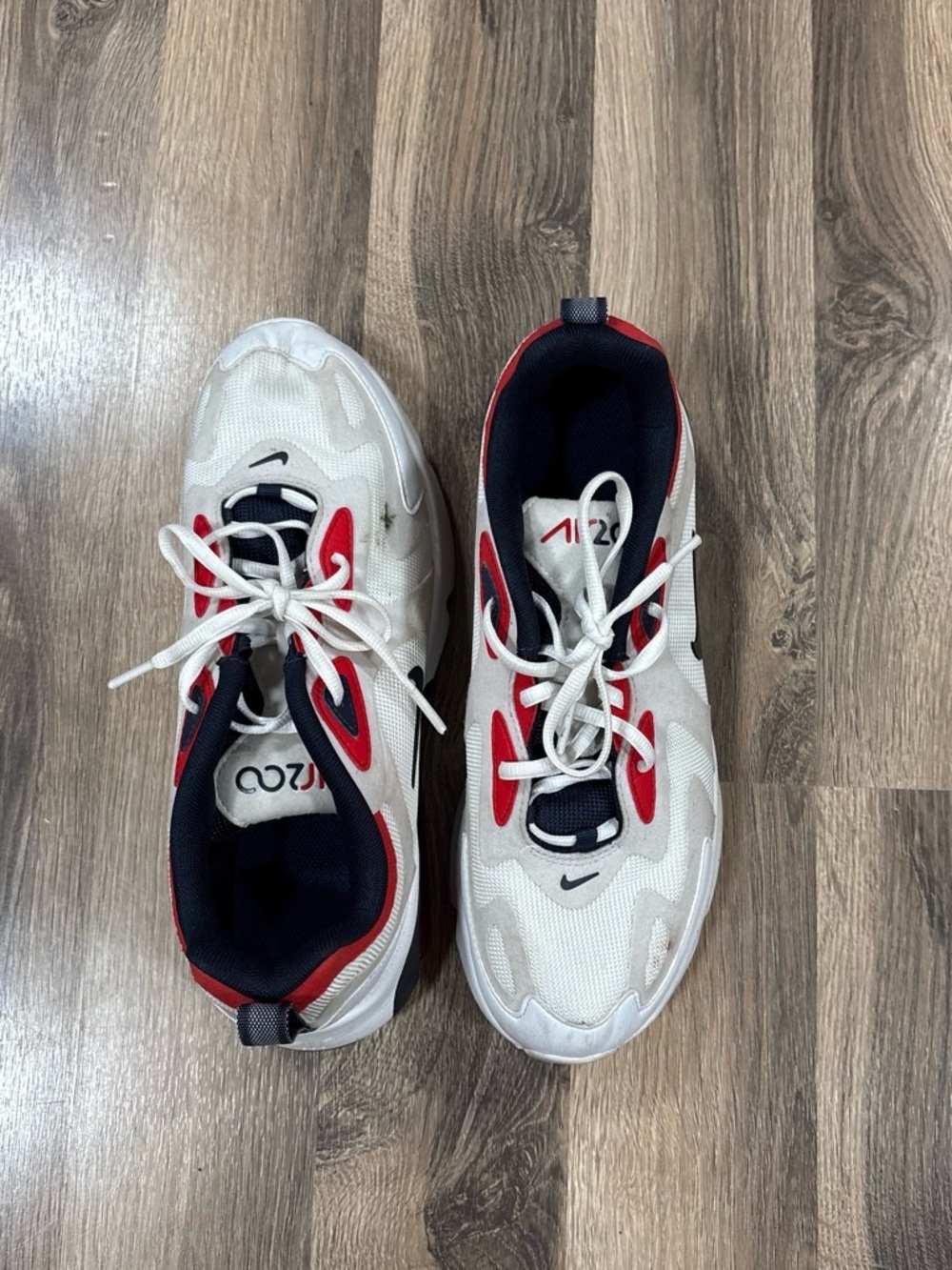 Nike Kids White and Red Low-Top Sneakers